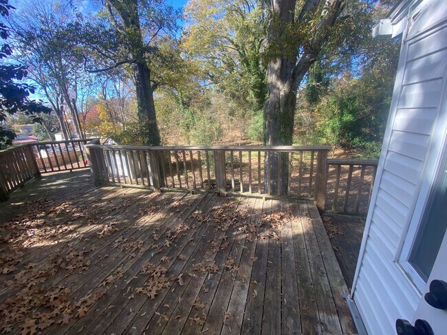 Building Photo - "Get ready to step into your new dream home – it's all set and waiting for you!"