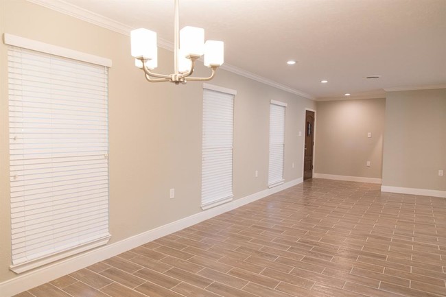 Building Photo - 9014 Kapri Ln