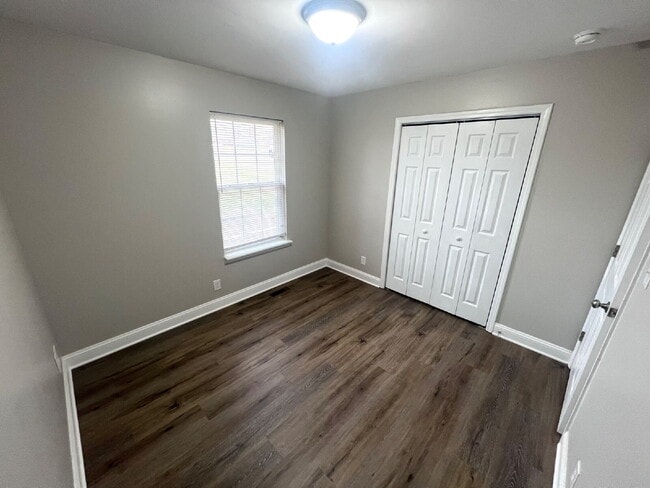 Building Photo - 3409 Dailey Rd