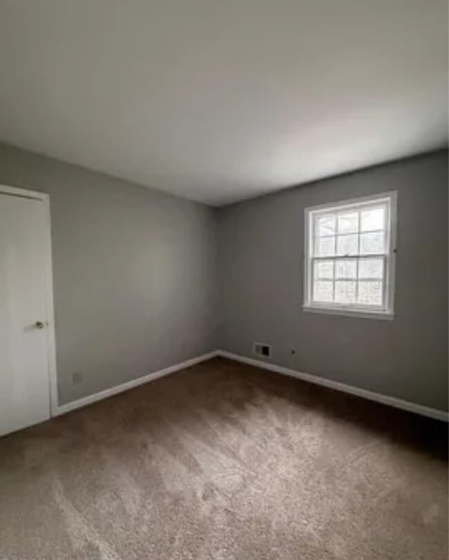 Building Photo - 634 Cherrywood Dr