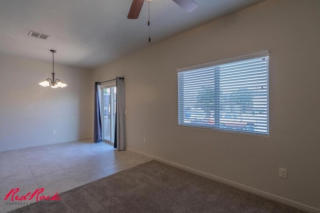 Building Photo - Charming 3 bedroom Townhome. 2 Community Pools!