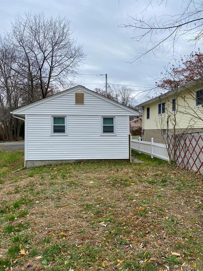 Building Photo - 26 Poplar St