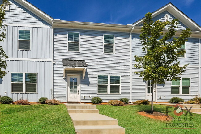 Building Photo - 105 Dogwood Vlg Trl