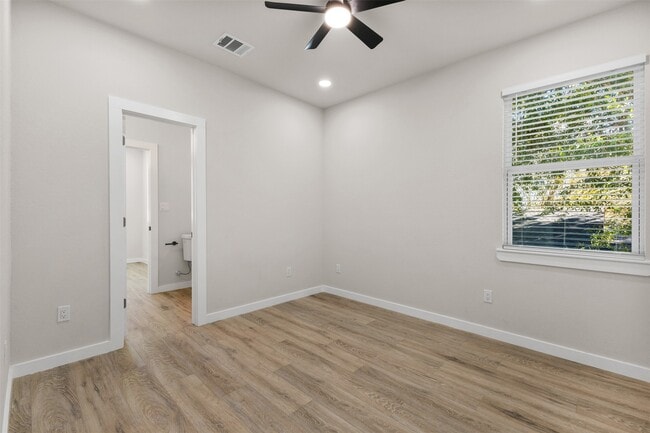 Building Photo - 1504 Clay St