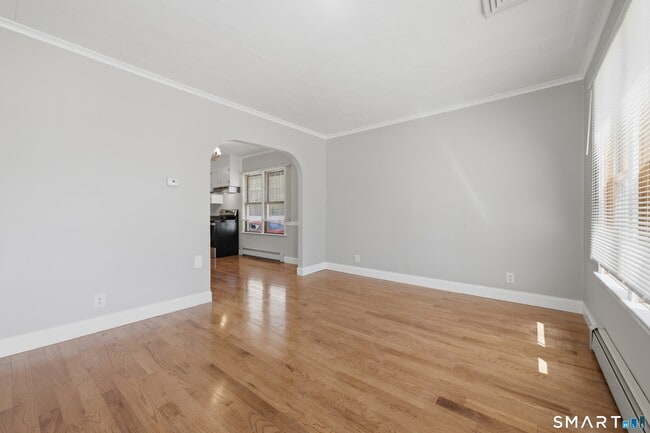 Building Photo - 456 Elm St