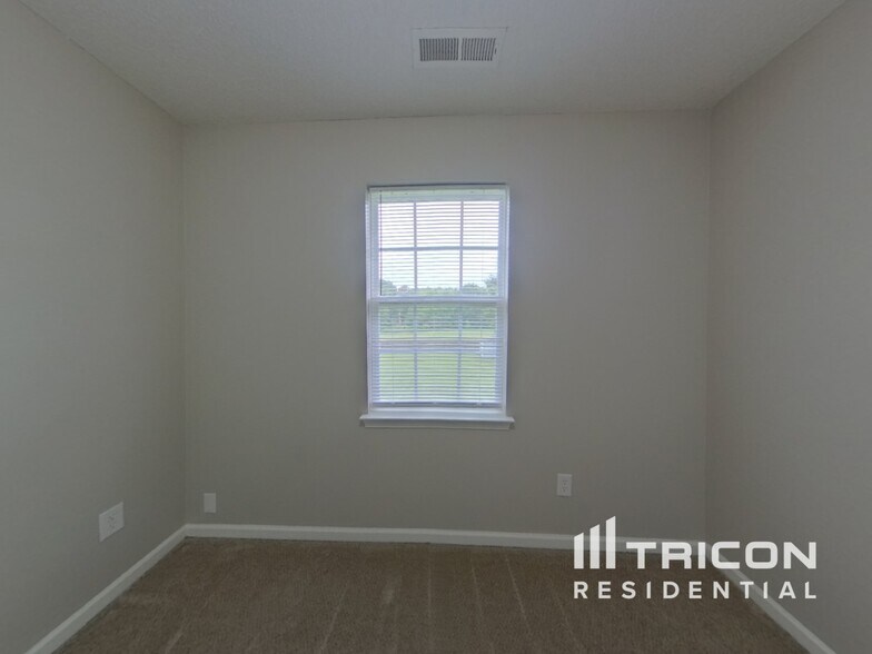 Building Photo - 3908 Chatterleigh Dr