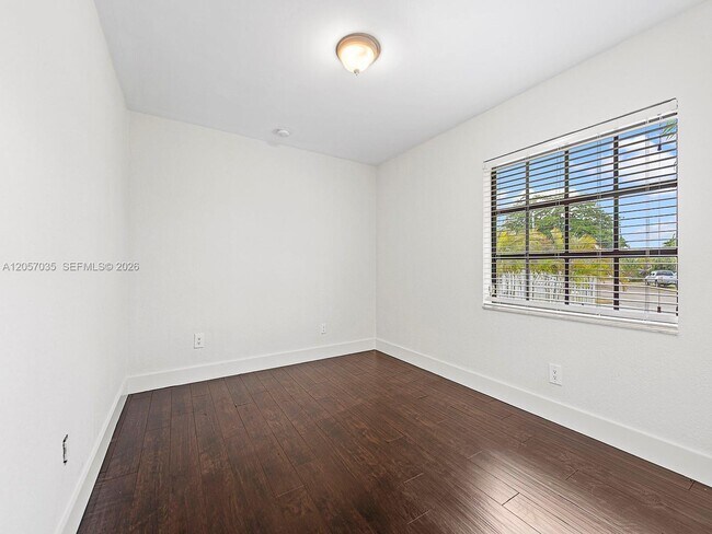 Building Photo - 16321 SW 96th Ave