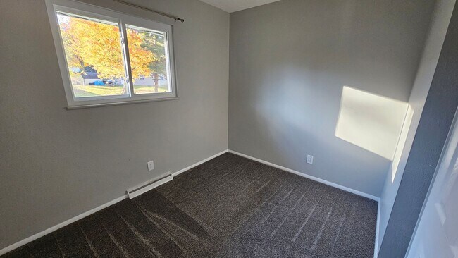 Building Photo - 1258 Richard Ct