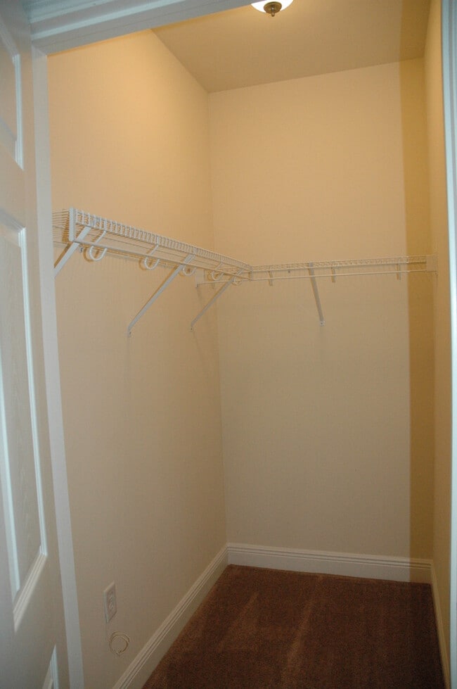 Building Photo - Margaret's Manor - Beautiful 2 Bedroom, 2 ...