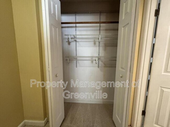 Building Photo - 2530 E North St