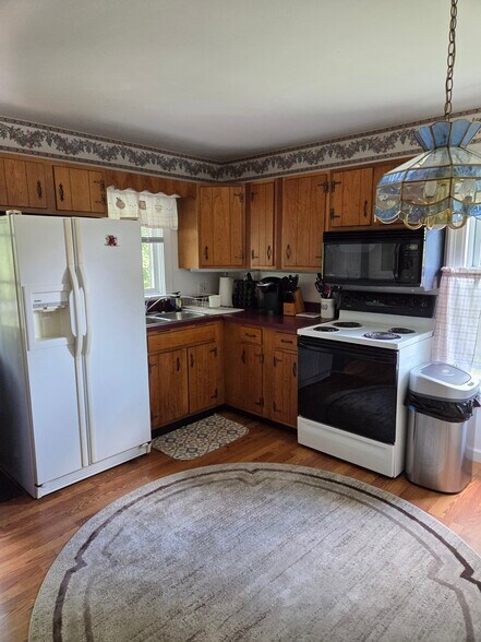 Building Photo - 71 Housatonic St