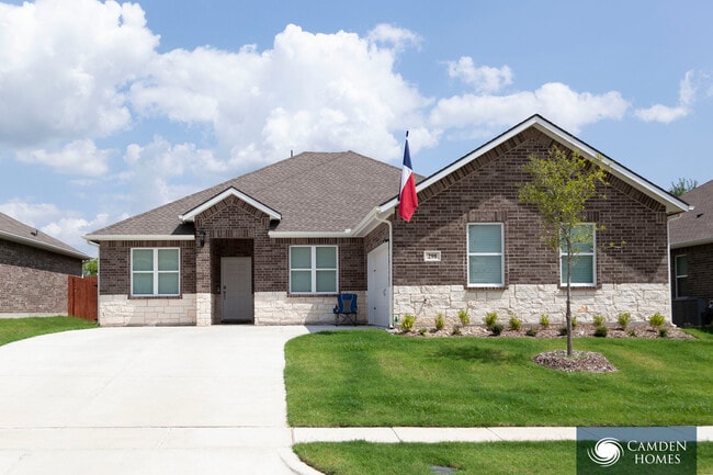 Primary Photo - 2120 Nutmeg Wy