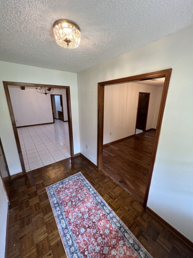 Building Photo - Spacious 4BR Brick Home with Office, Fireplace & Fenced Yard in Parkwood Terrace