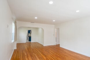 Building Photo - 3246 Barham Blvd