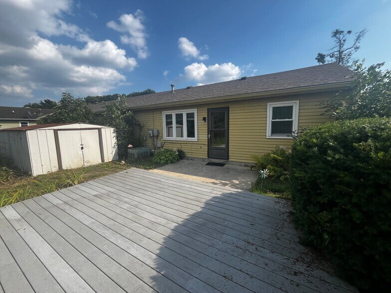 Building Photo - 812 Villa Park Ct