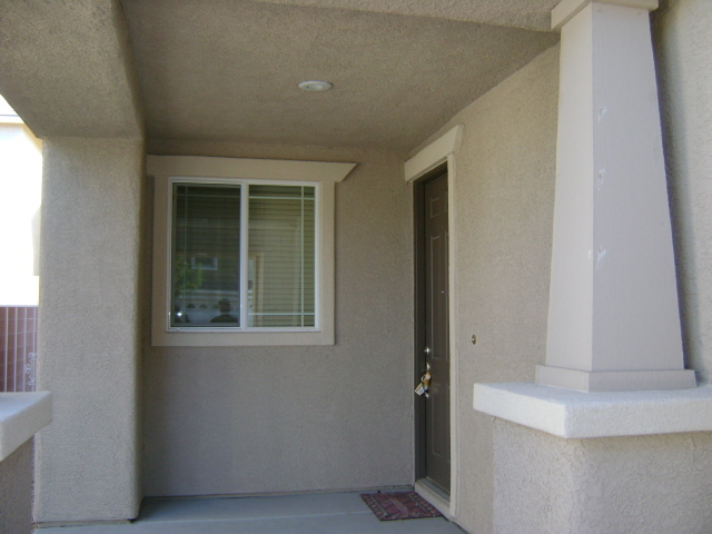 Building Photo - THIS IS A 2 STORY HOME WITH 3 BEDROOMS