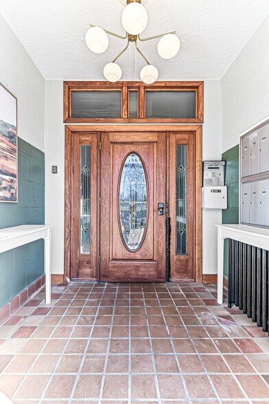 Building Photo - 1666 Detroit St