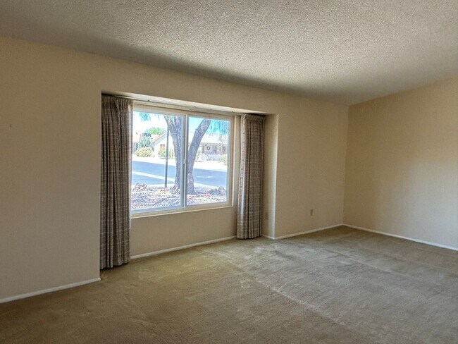 Building Photo - Spacious 3 bedroom Long Term Unfurnished home in Leisure World a 45+ Active Adult Resort Community
