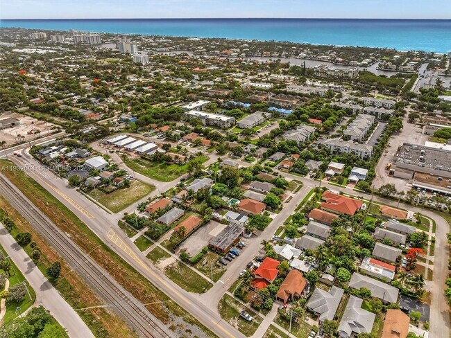 Building Photo - 107 Central Ave