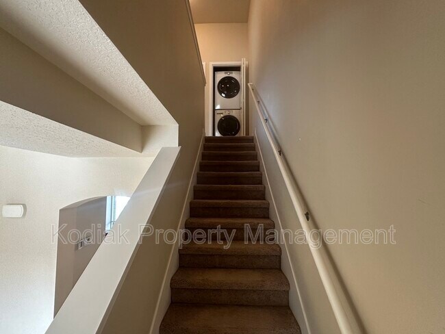Building Photo - 518 E 500 S