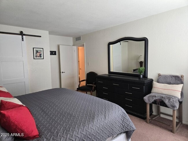 Building Photo - 8649 E Royal Palm Rd