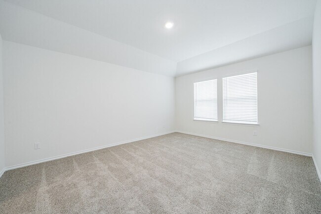 Building Photo - 2147 Thornton Dr