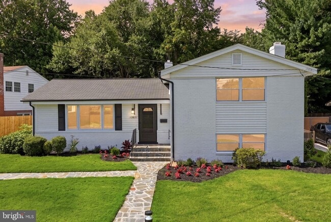Building Photo - 9831 Singleton Dr