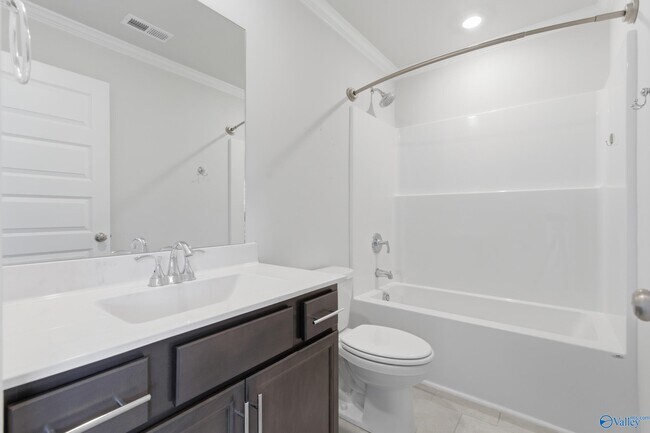 Building Photo - 212 Paladin St