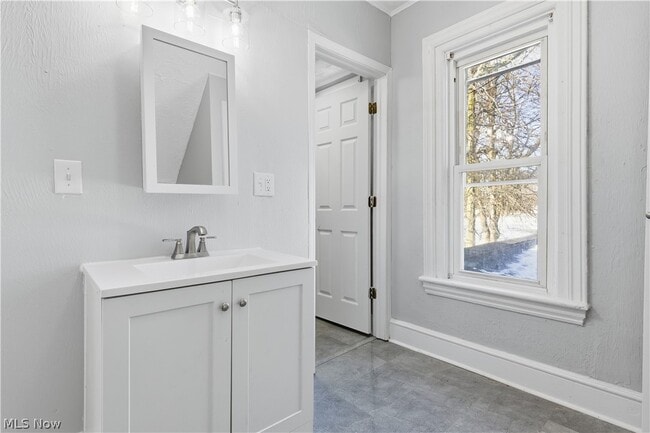 Building Photo - 1115 Myrtle Ave