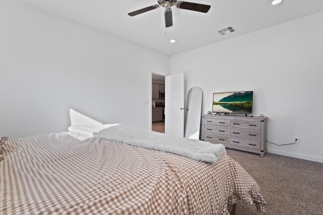 Building Photo - 7443 8th St