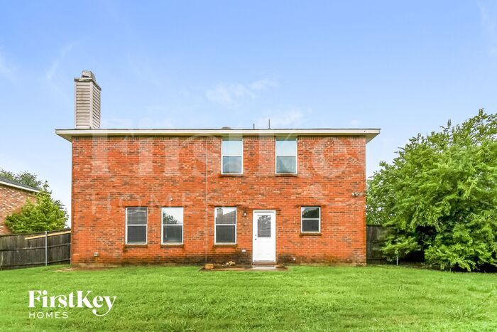 Building Photo - 1204 McMillen Dr