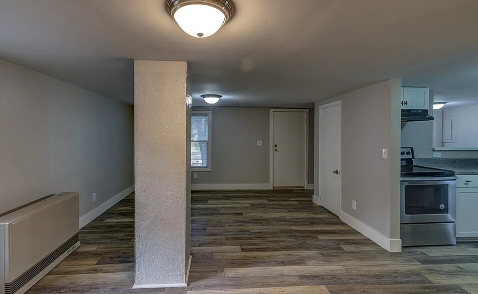 Building Photo - 183 Hillside Dr