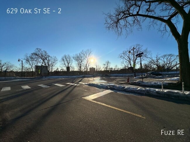 Building Photo - 629 SE Oak St