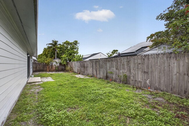 Building Photo - 7771 Blackwood Ln