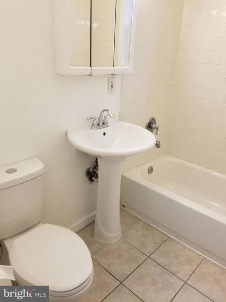 Building Photo - 3865 Halley Terrace SE