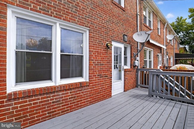 Building Photo - 1207 Cedarcroft Rd