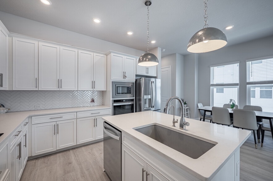 Building Photo - 2400 Ezzell Ct