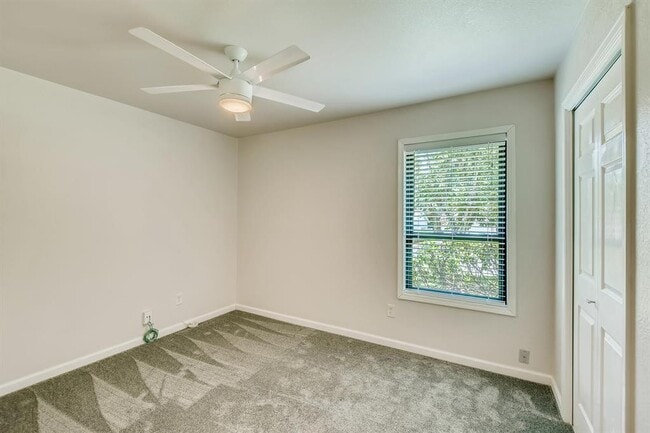 Building Photo - 7606 Scenic Brook Dr