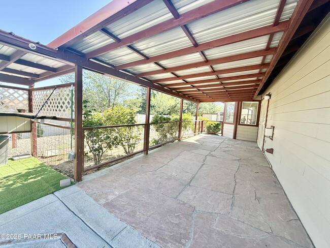 Building Photo - 821 Village Cir