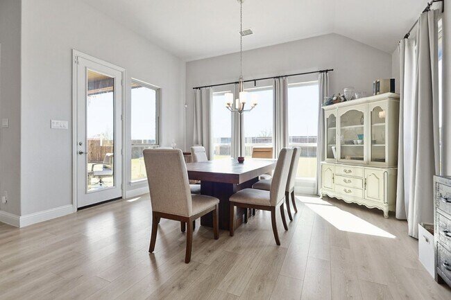 Building Photo - 209 Chesapeake Dr