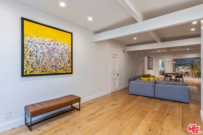 Building Photo - 7473 Mulholland Dr