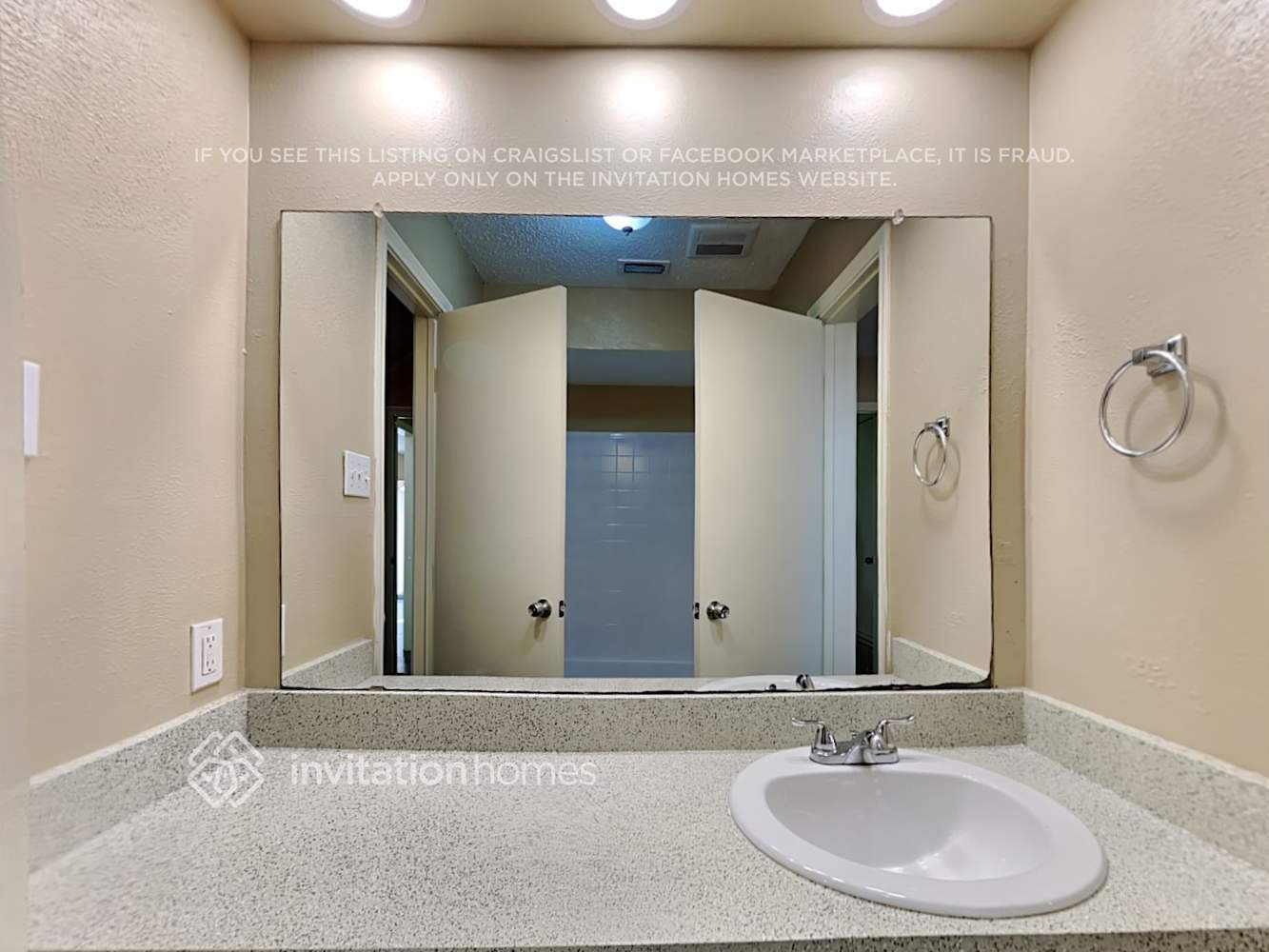 Building Photo - 150 Valleyglen Dr