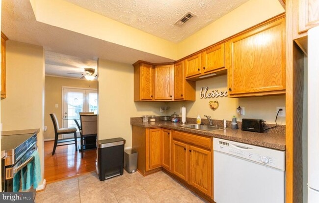 Building Photo - 6006 Bobcat Ct