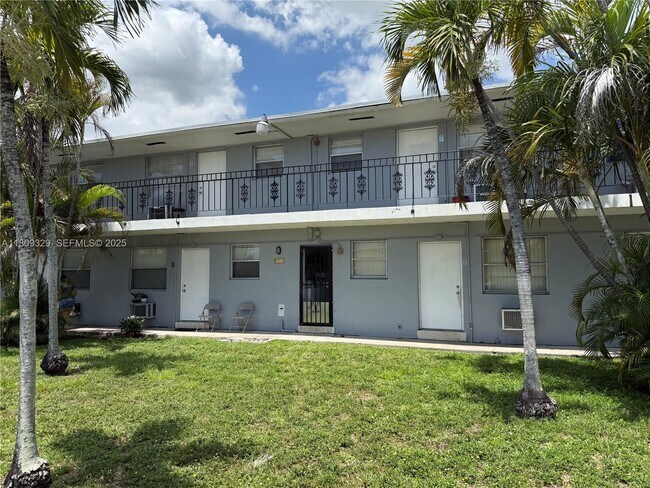 Building Photo - 519 SW 27th Ave