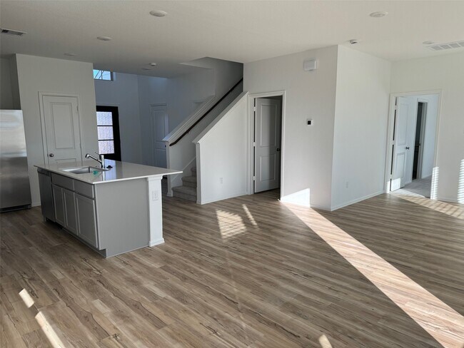 Building Photo - 7707 Iris Peak Dr