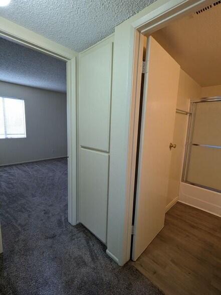 Building Photo - 11915 Pike St