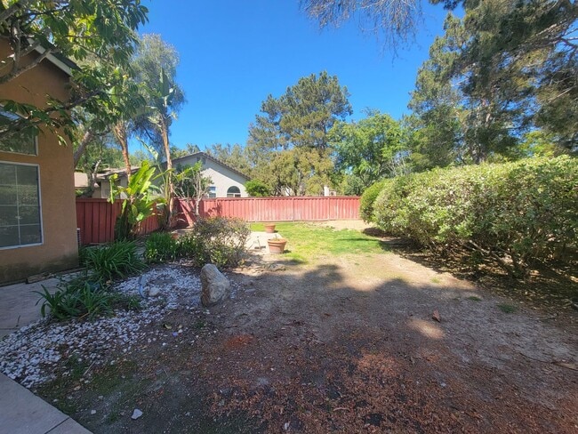 Building Photo - Gorgeous Paloma Del Sol Home - Newer paint...