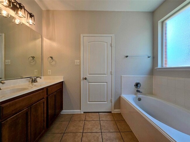 Building Photo - 6139 Sierra Springs Ln