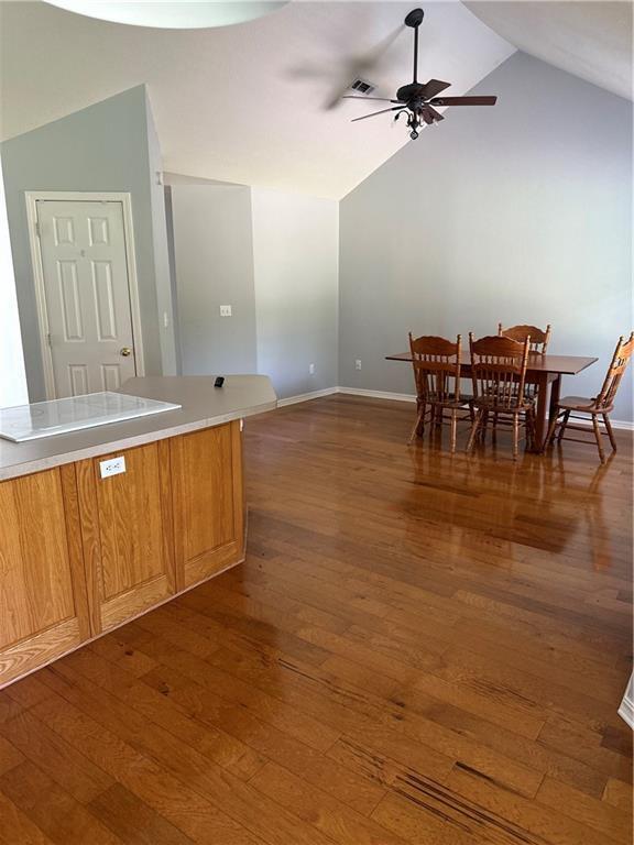 Building Photo - 2010 S Elm St