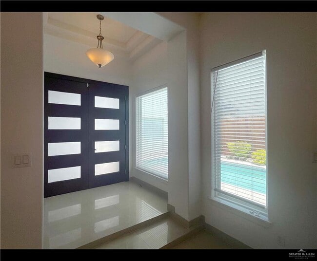 Building Photo - 23 E St